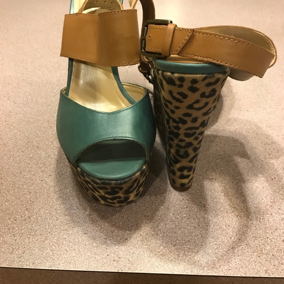 👌 Platform leopard print Nine West wedges 👌 - Picture 5 of 5